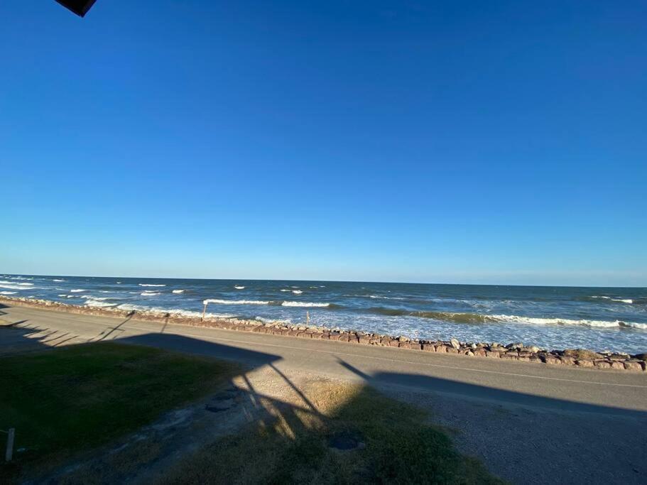 סרפסייד ביץ' Beach House With Ocean View מראה חיצוני תמונה